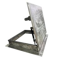 Люк кровельный ЛКР из нержавеющей стали проходной с нижней ручкой и запорным механизмом с обеих сторон