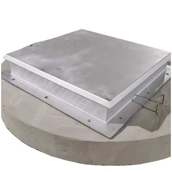 Закрытый люк поднятый над уровнем земли Люки технологические для канализационных насосных станций КНС из нержавеющей стали - закрытая крышка, поднятая над уровнем разгрузочной плиты